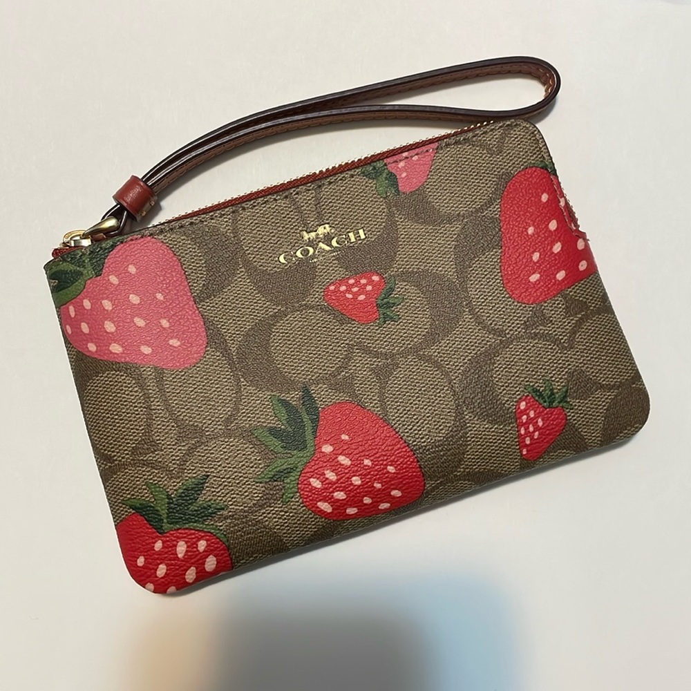 Coach Women’s Strawberry Khaki Zip Up Wallet- Unused